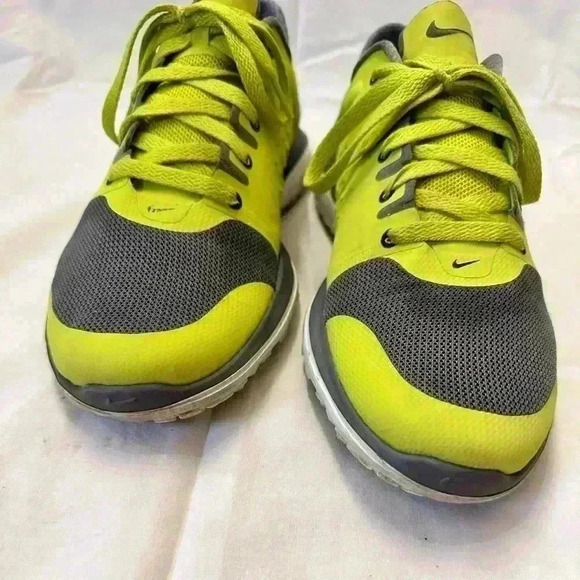 Nike FS Lite Run 2 Mens Size 10 Venom Athletic Running Shoes Sneakers 616514-014 - Picture 8 of 8